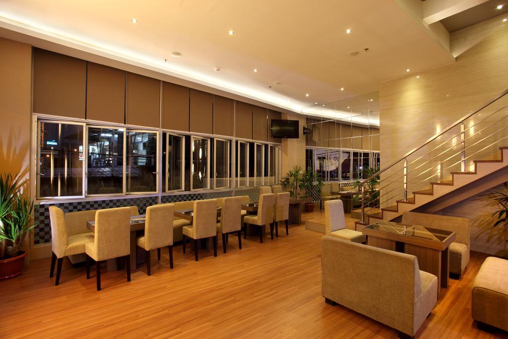 Vio Hotel Pasteur Bandung Exterior photo