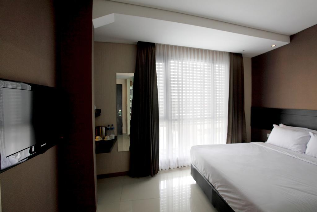 Vio Hotel Pasteur Bandung Exterior photo